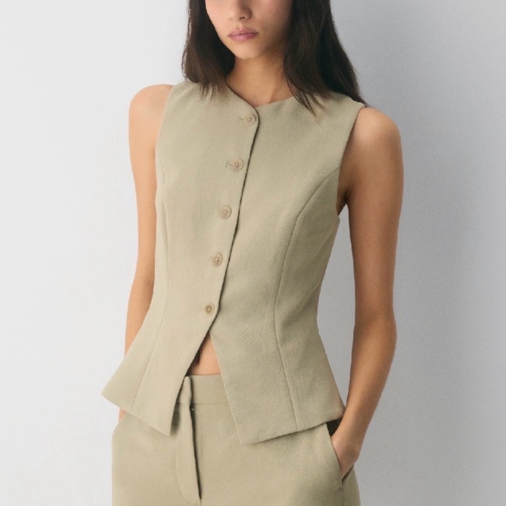 Aritzia Wilfred Regal Vest Crepette Olive green tan